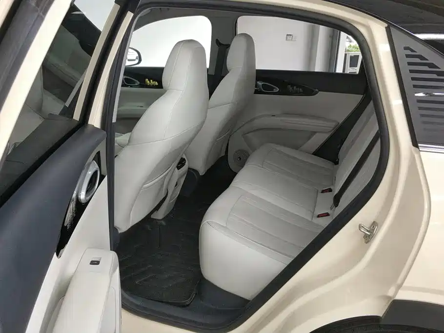 Geely Galaxy Starwish 2025 — фото 11