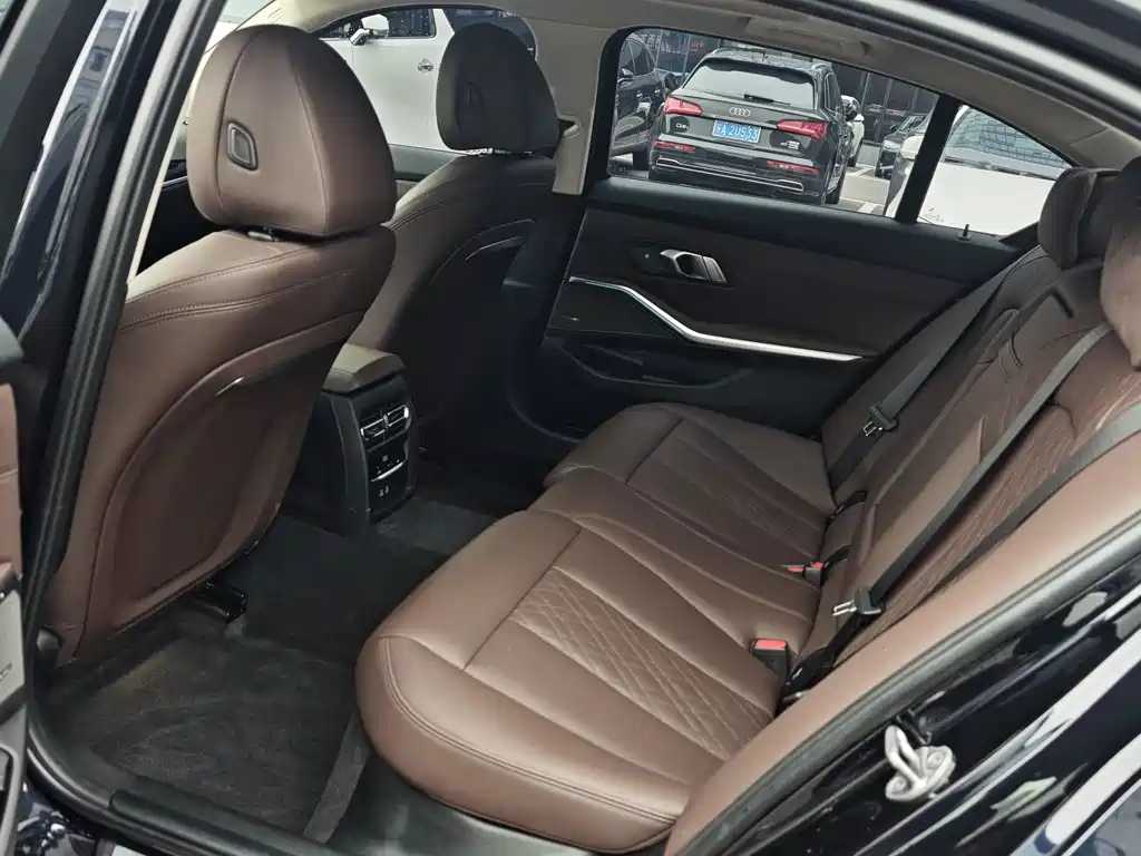BMW 3 Series 2023 — фото 14