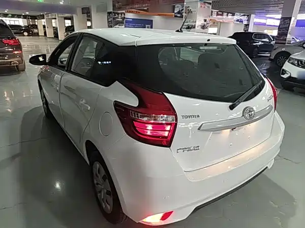 Toyota Yaris L 2016