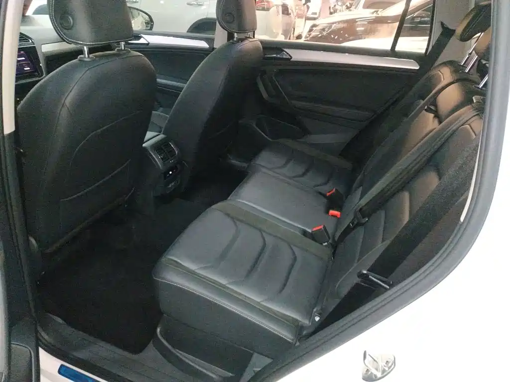 Volkswagen Tiguan L 2020 — фото 17