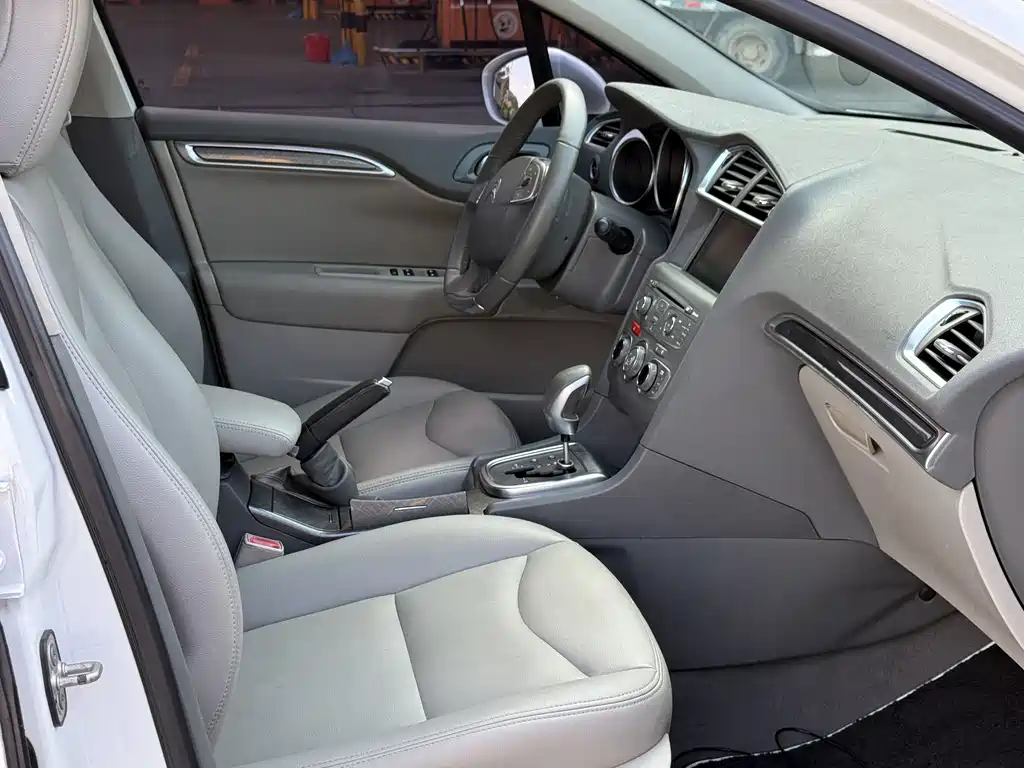 Citroen C4L 2014 — фото 18