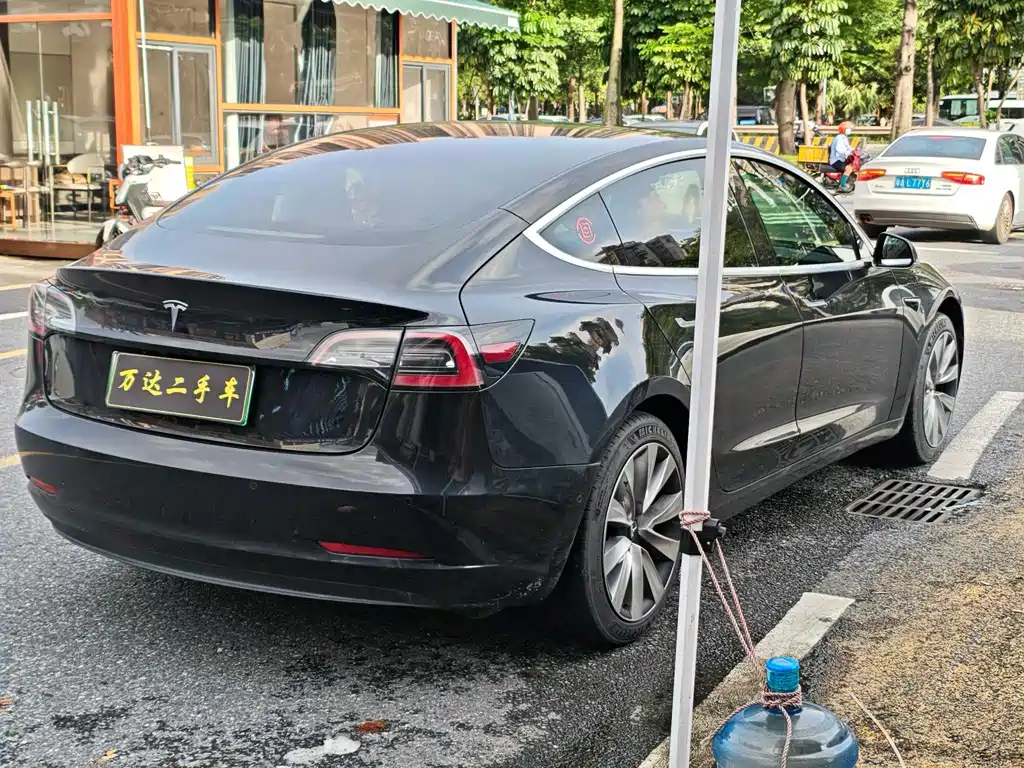 Tesla Model 3 2020 — фото 10