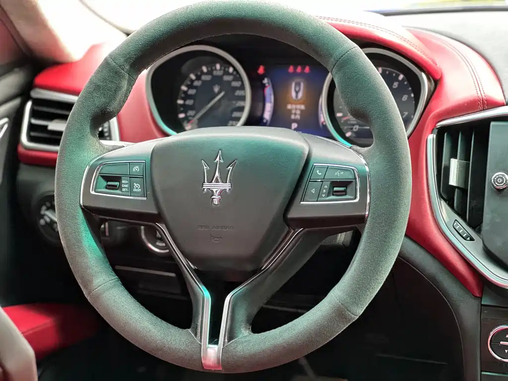 Maserati Ghibli 2015 — фото 9