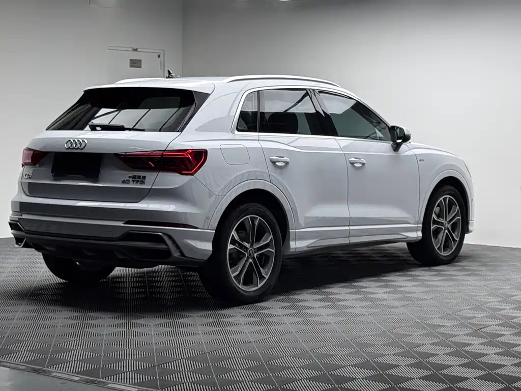 Audi Q3 2022 — фото 6