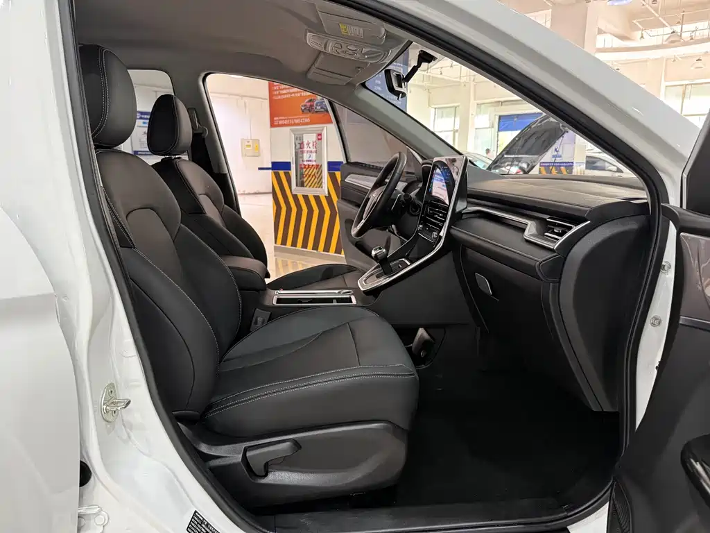 Haval M6 2023 — фото 10