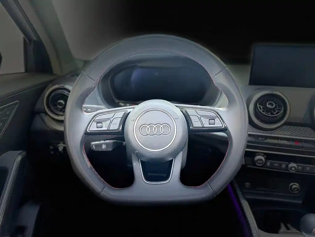 Audi Q2L 2024 — фото 12