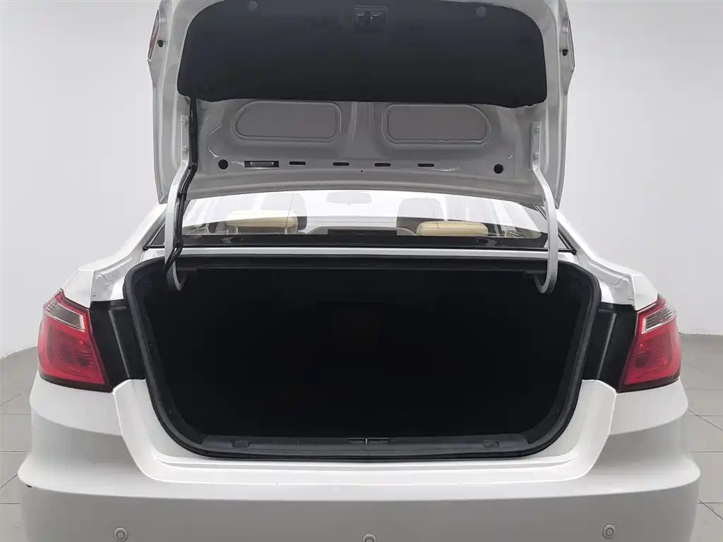 Changan Eado 2015 — фото 16