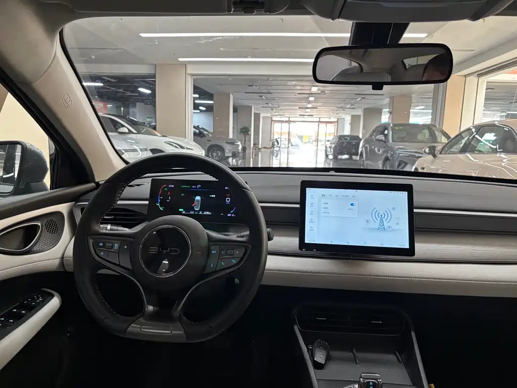 BYD Seal 05 DM-i 2025 — фото 13