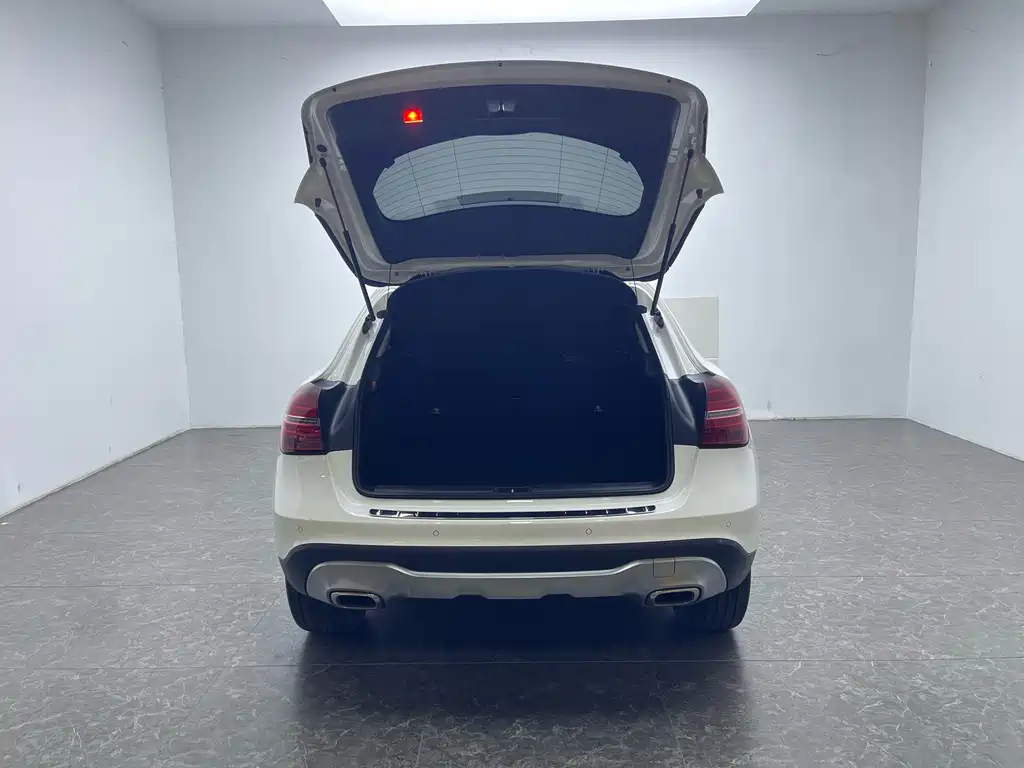 Mercedes-Benz GLA 2020