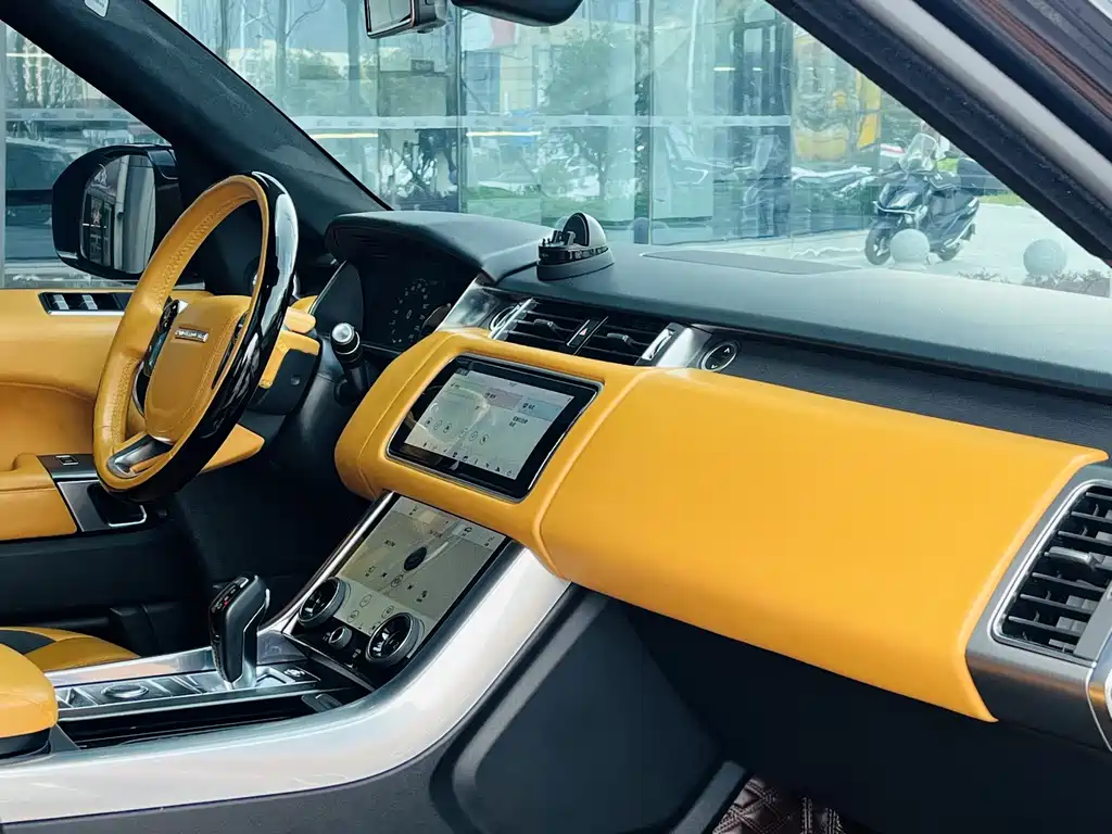 Land Rover Sport 2020 — фото 14