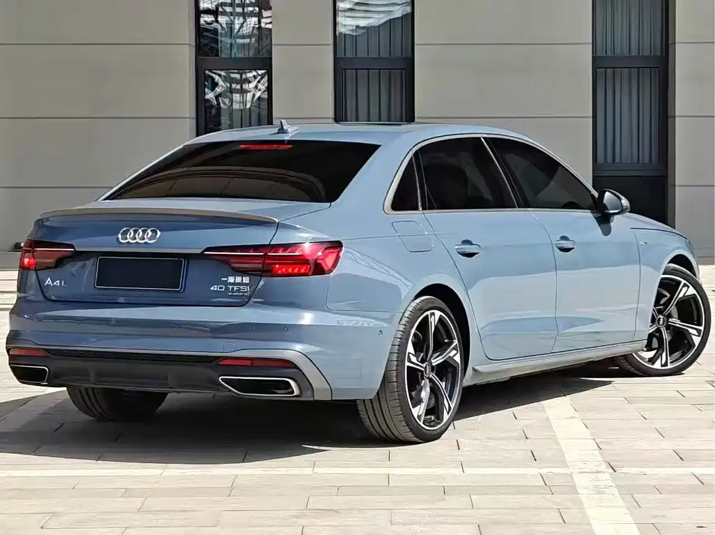 Audi A4L 2022 — фото 8