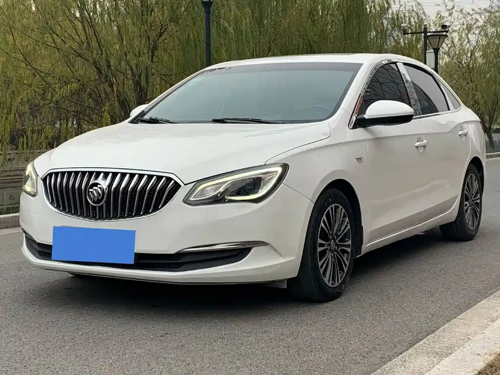 Buick Excelle 2017 — фото 1