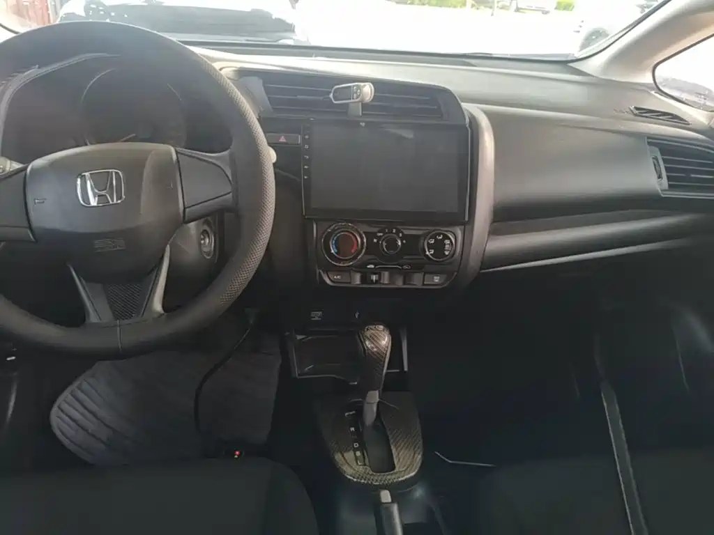 Honda Fit 2018 — фото 13