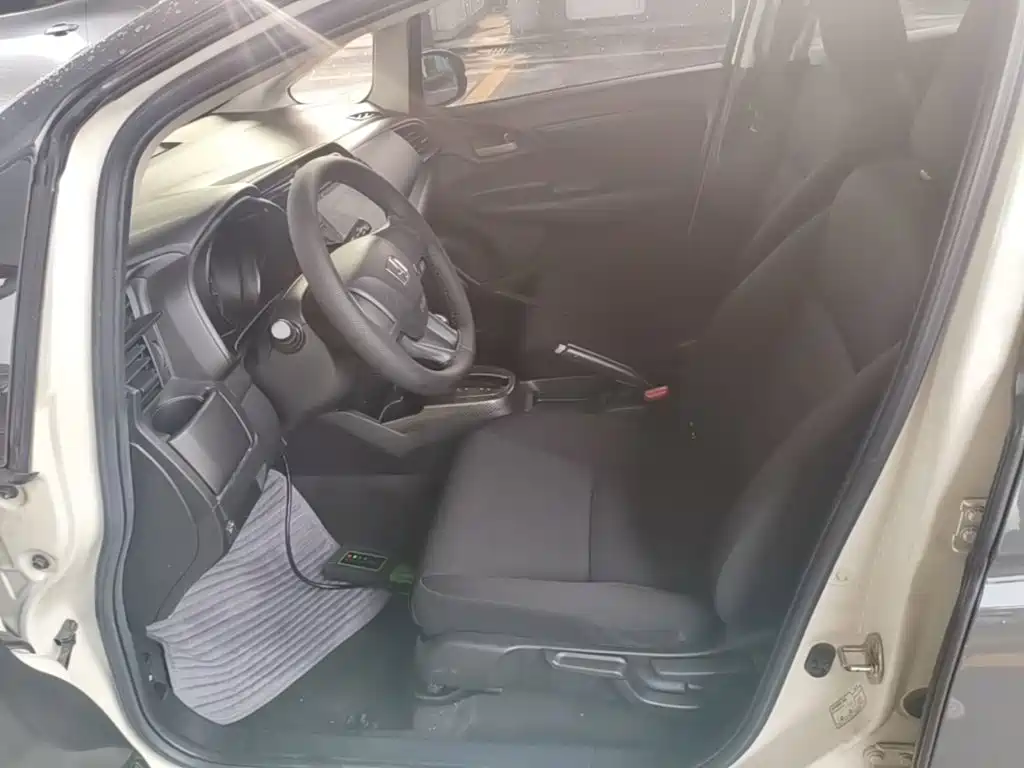 Honda Fit 2018 — фото 15