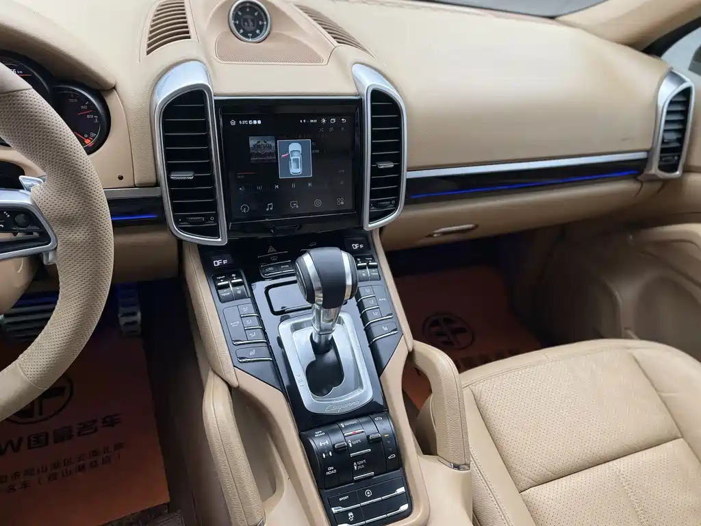 Porsche Cayenne 2016 — фото 15