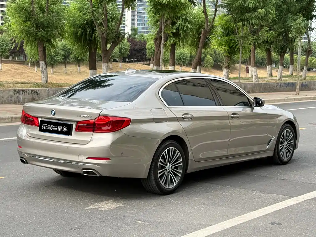BMW 5 Series 2019 — фото 7
