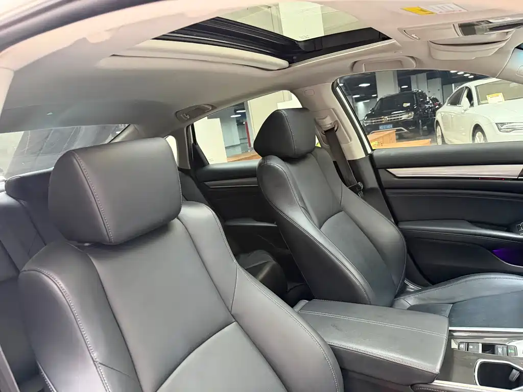 Honda Accord 2022 — фото 14