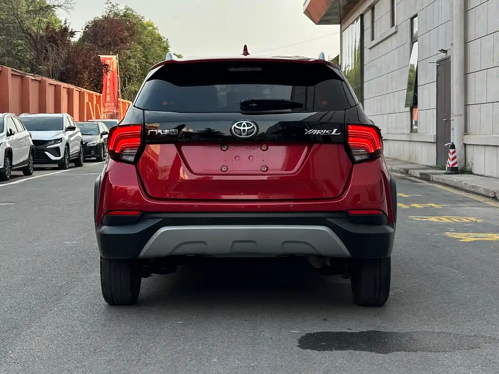 Toyota Yaris L 2022