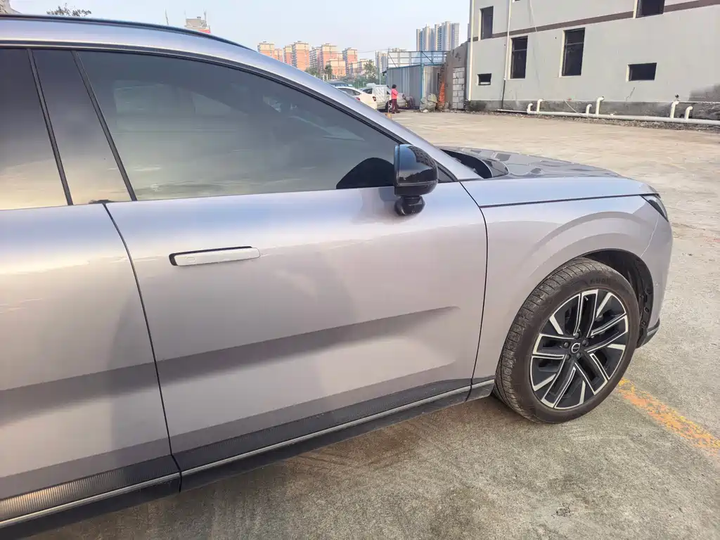 Volvo XC70 PHEV 2025 — фото 11
