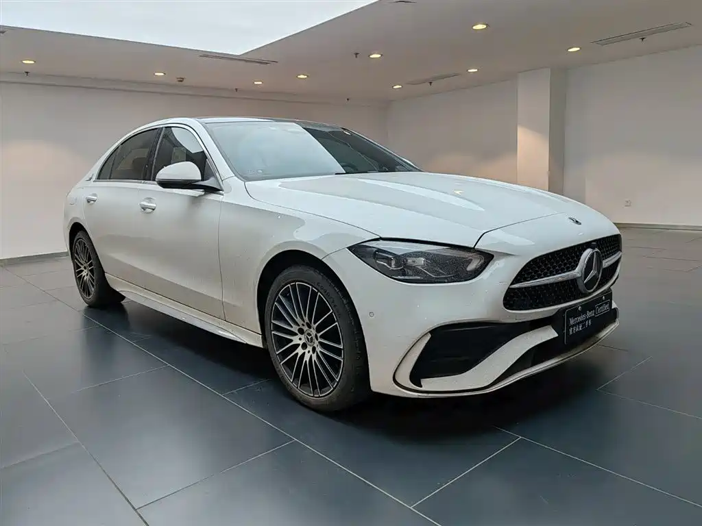 Mercedes-Benz C-Class 2025 — фото 2