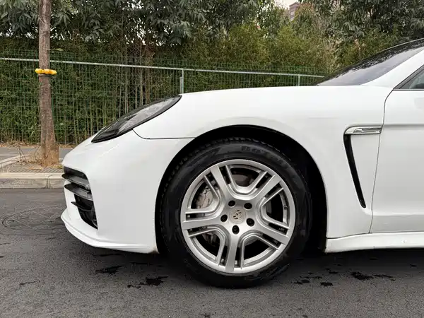 Porsche Panamera 2013
