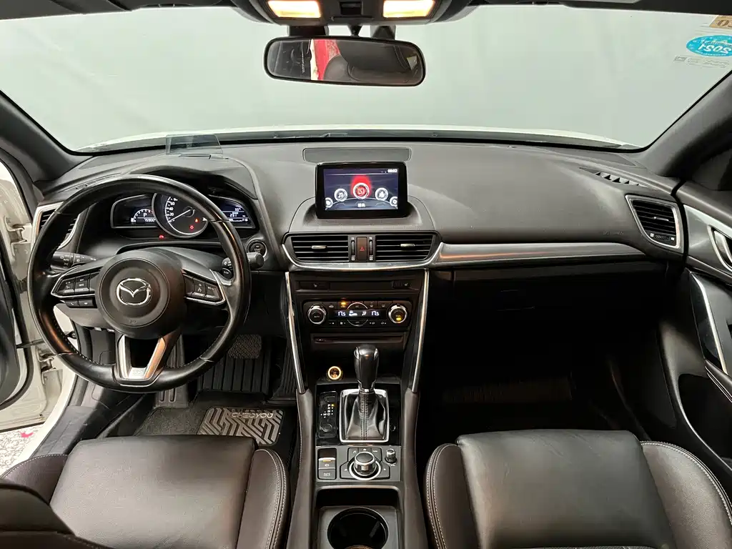 Mazda CX-4 2018 — фото 10