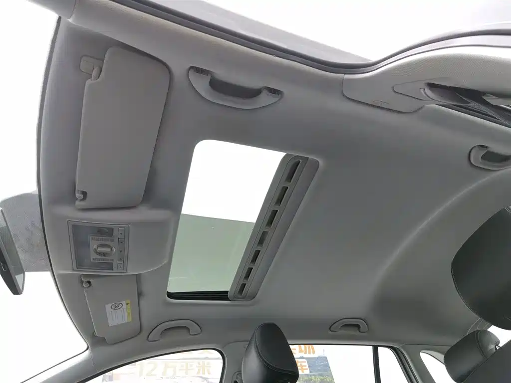 Skoda Rapid Spaceback 2018 — фото 14