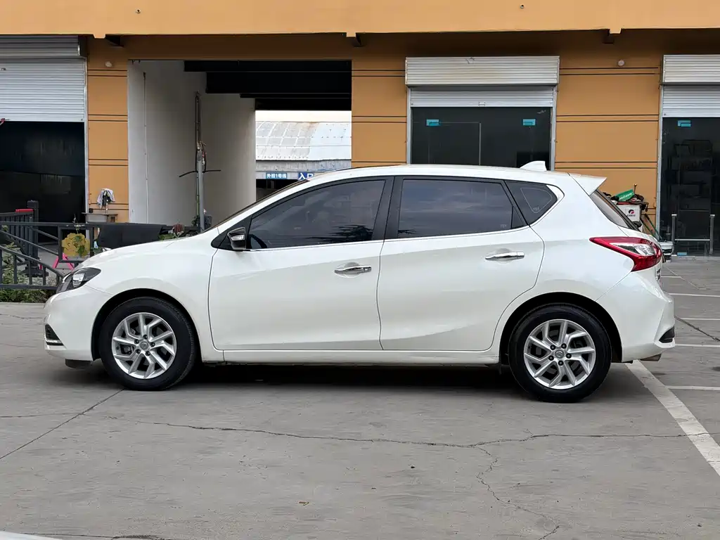 Nissan Tiida 2020 — фото 15