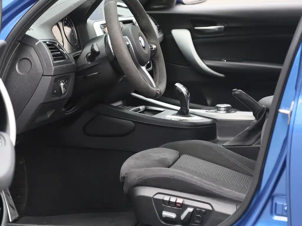 BMW 1 Series 2017 — фото 17