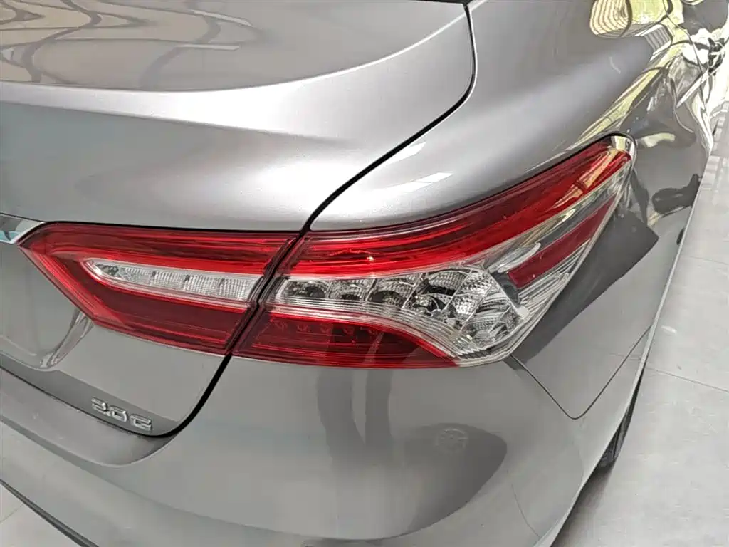 Toyota Camry 2022 — фото 8