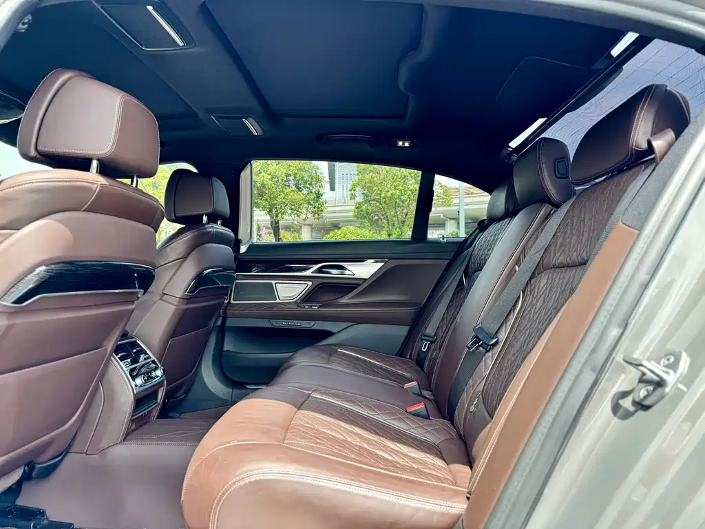 BMW 7 Series 2020 — фото 15