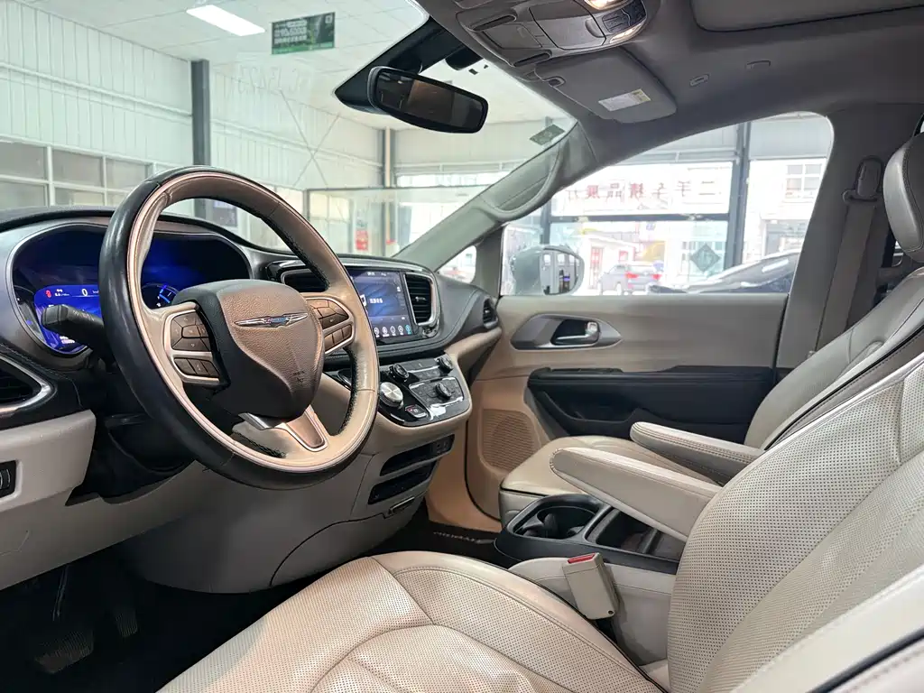 Chrysler Grand Voyager PHEV 2020 — фото 7