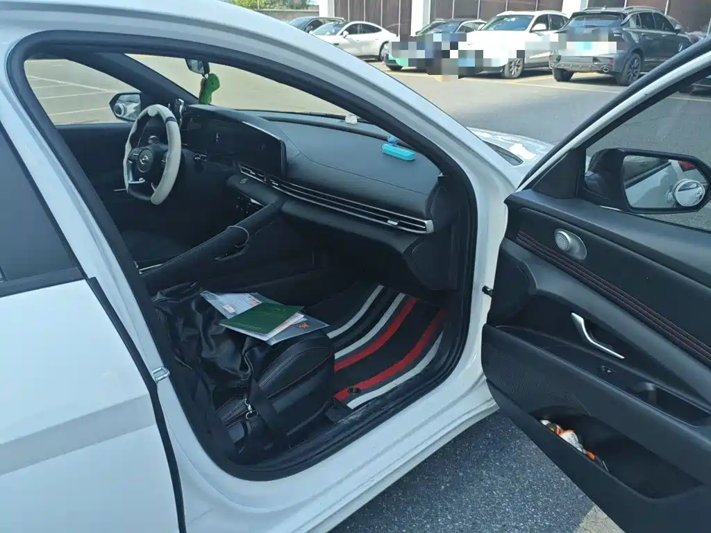 Hyundai Elantra 2023 — фото 20