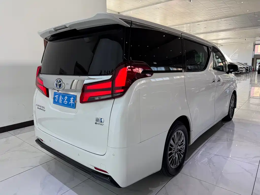 Toyota Alphard 2021 — фото 20