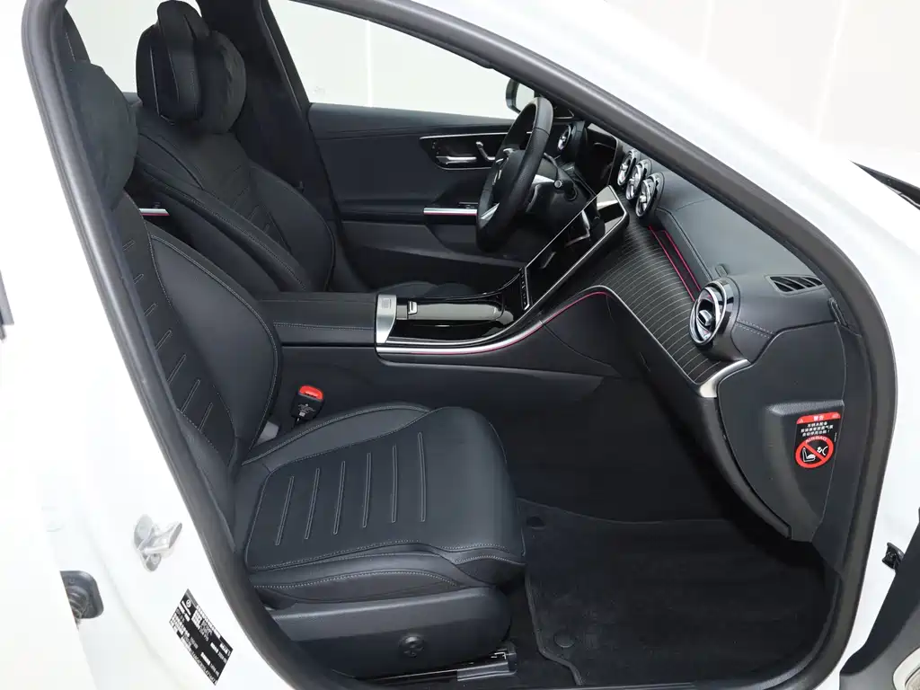 Mercedes-Benz C-Class 2024 — фото 14