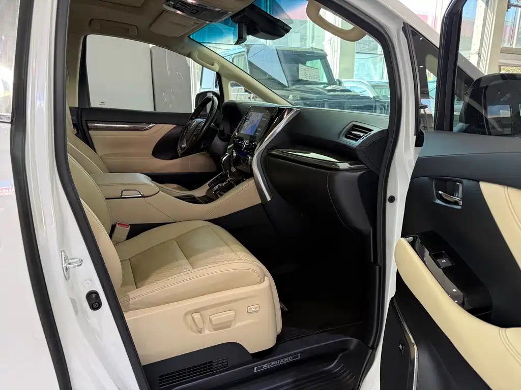 Toyota Alphard 2021 — фото 10