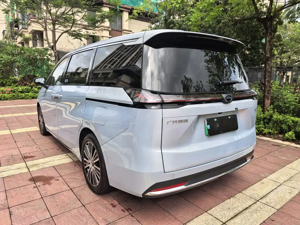 GAC Motor E8 PHEV 2024 — фото 4