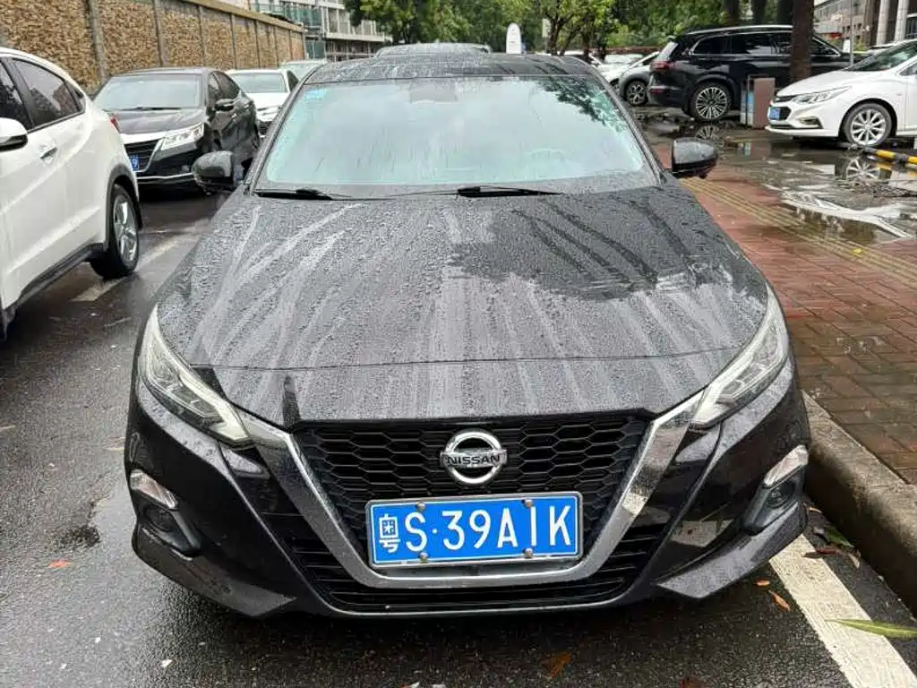 Nissan Teana 2022 — фото 1