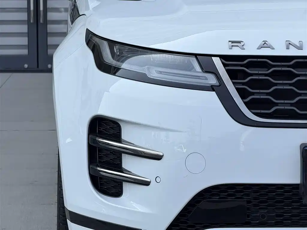 Land Rover Evoque 2023 — фото 10