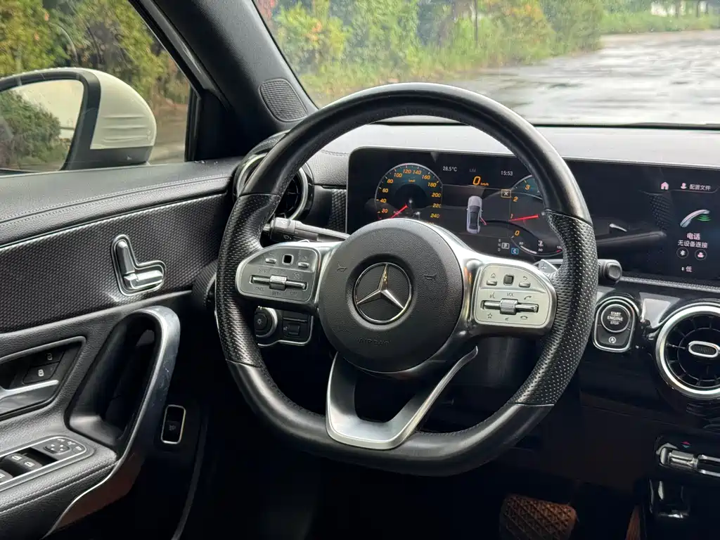 Mercedes-Benz A-Class 2019 — фото 15