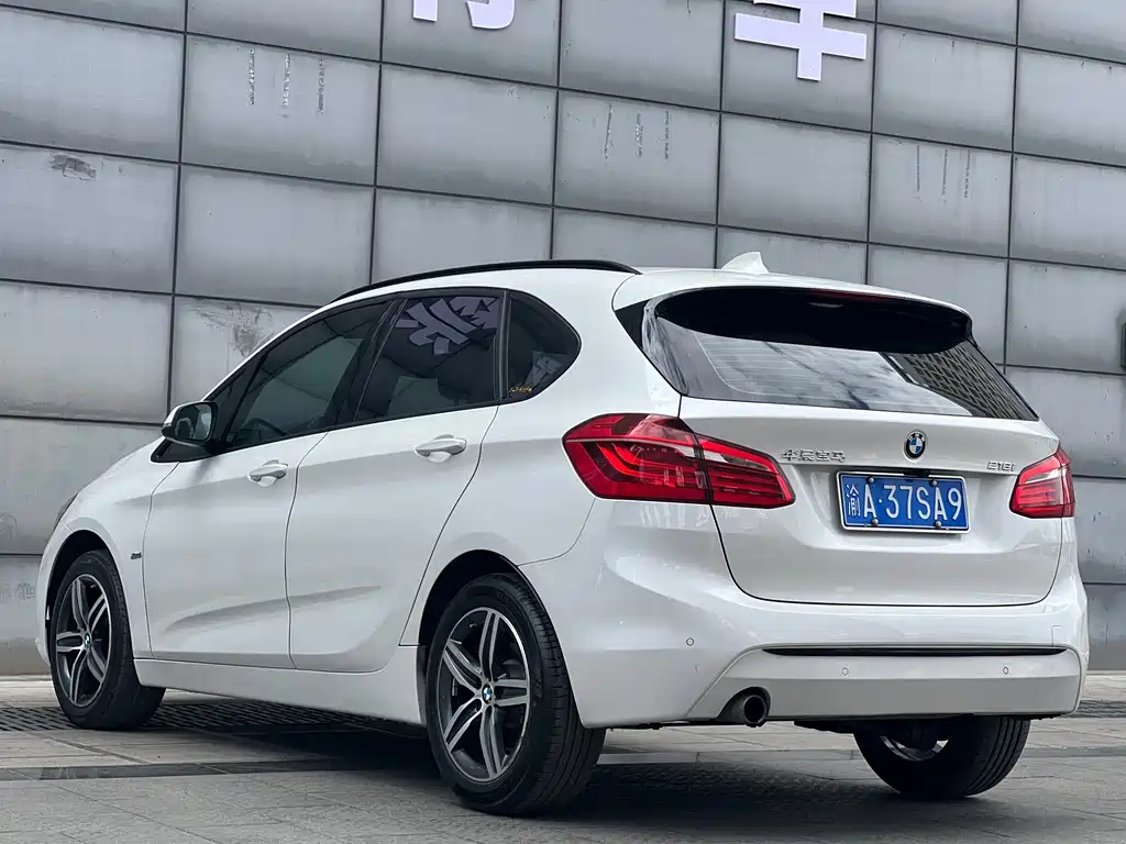 BMW 2 Series Active Tourer 2018 — фото 20