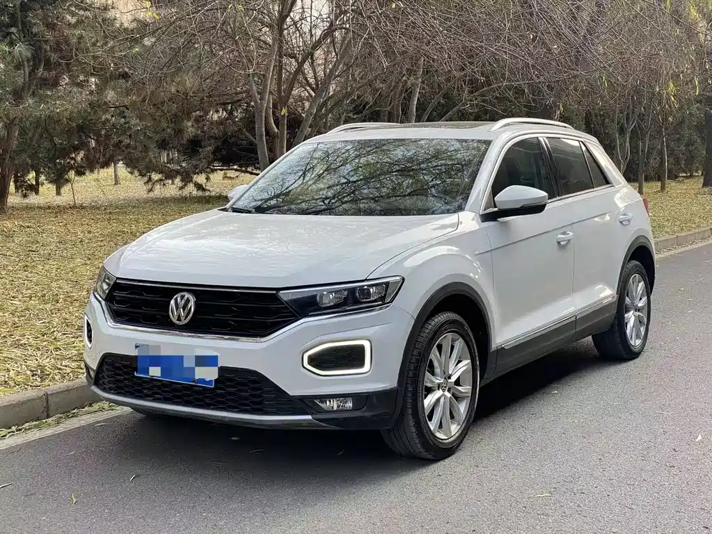 Volkswagen T-Roc 2021 — фото 1