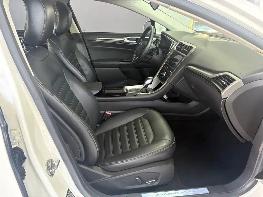Ford Mondeo 2015 — фото 15