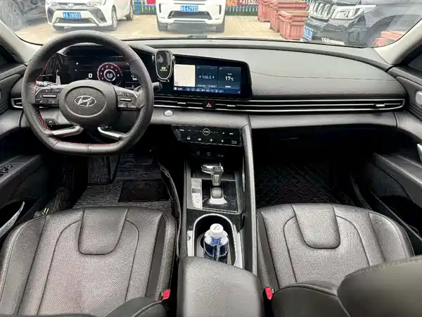 Hyundai Elantra 2021
