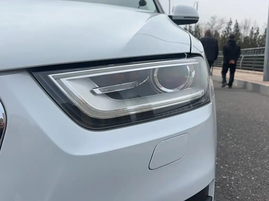 Audi Q3 2015 — фото 26