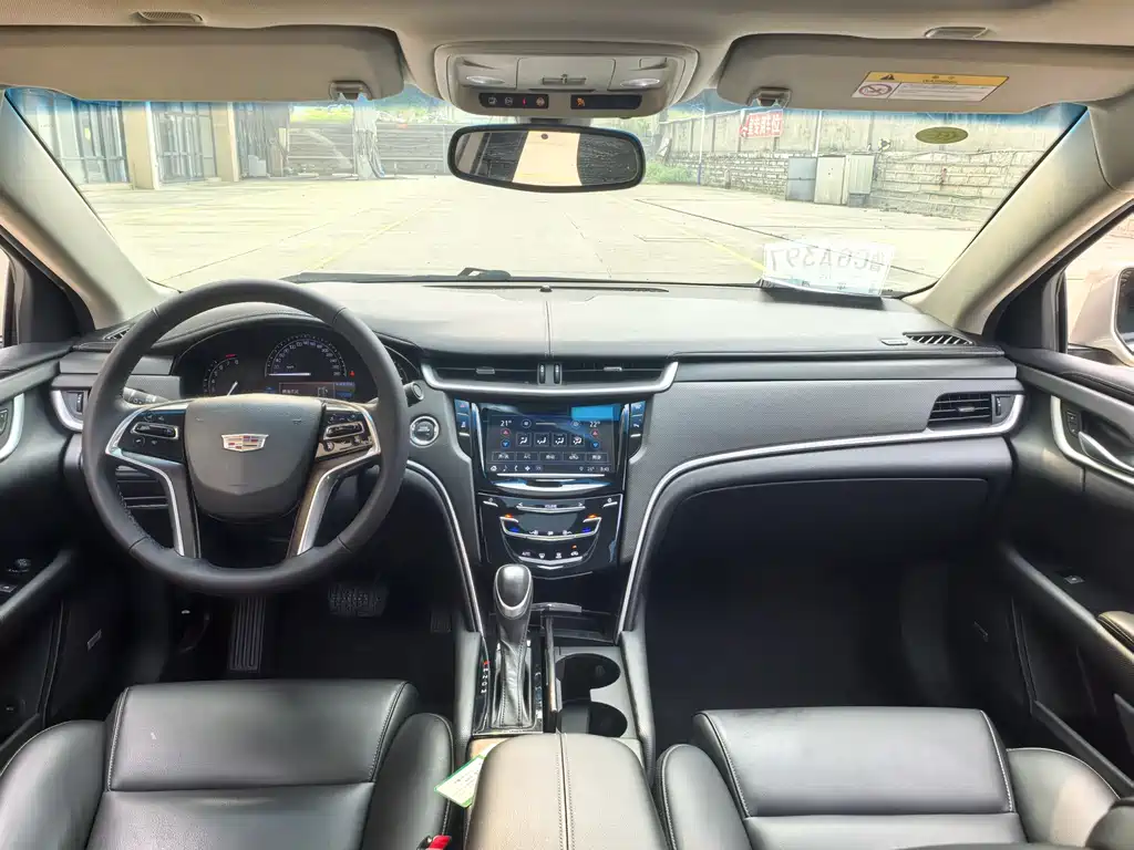 Cadillac XTS 2018 — фото 11