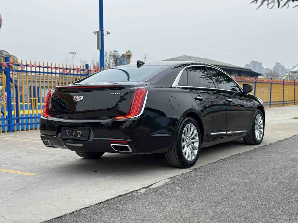 Cadillac XTS 2018 — фото 13