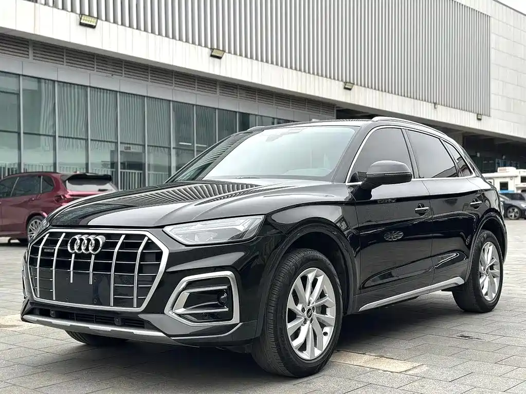 Audi Q5L 2024 — фото 1