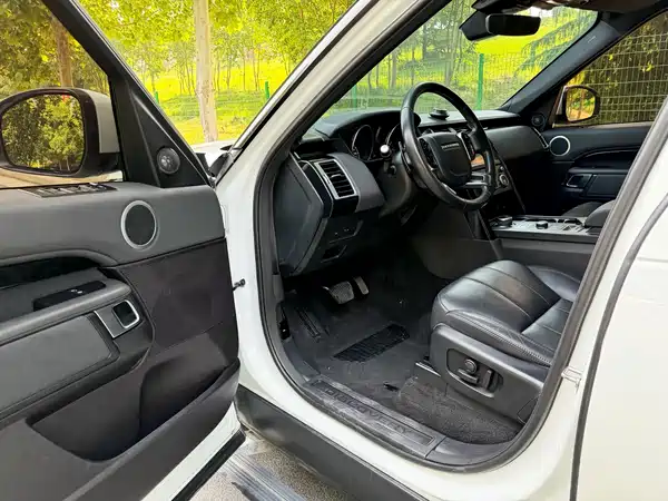 Land Rover Discovery 2019