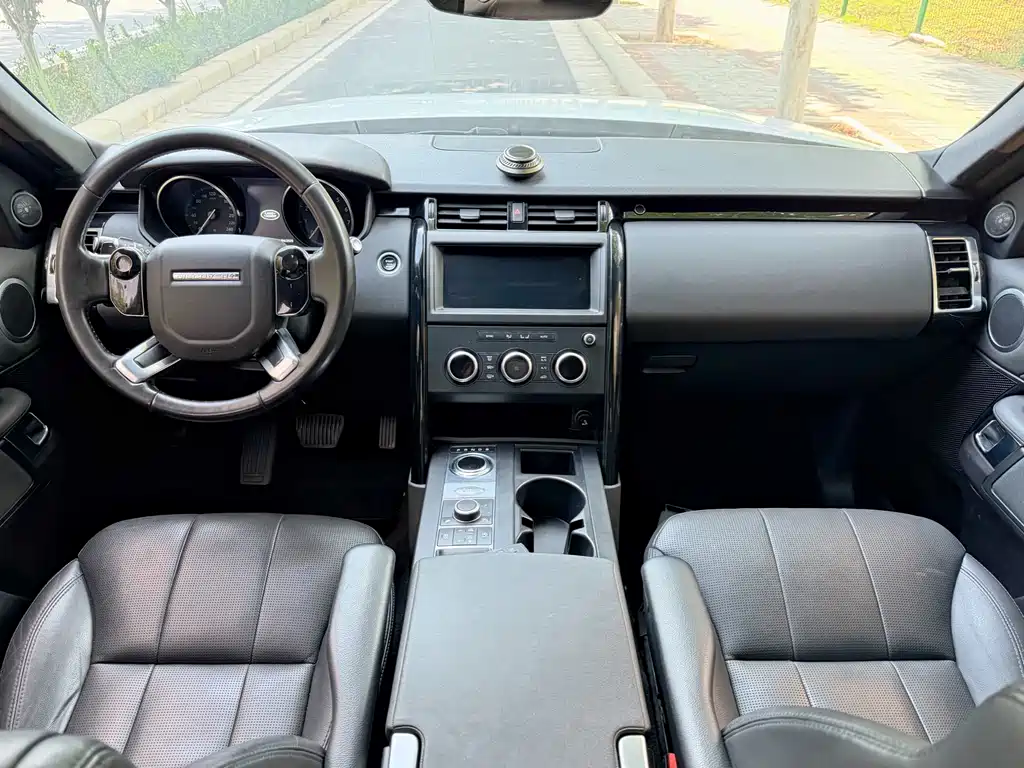 Land Rover Discovery 2019 — фото 7